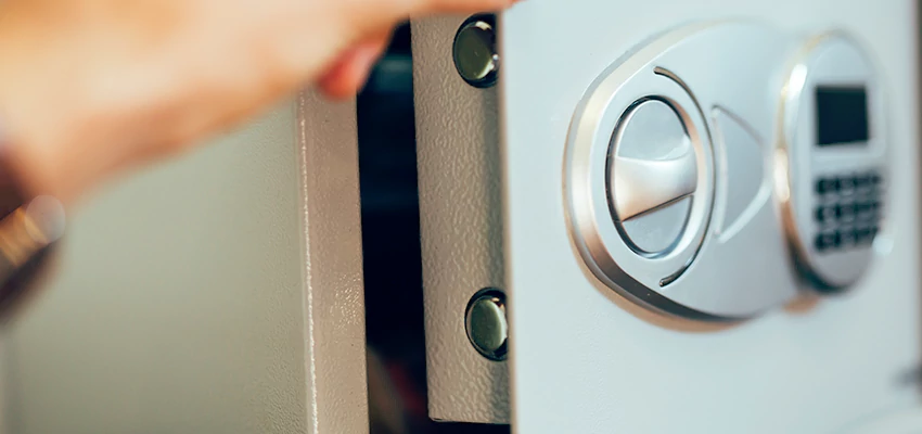 Fingerprint Safe Openers in Foster City, CA