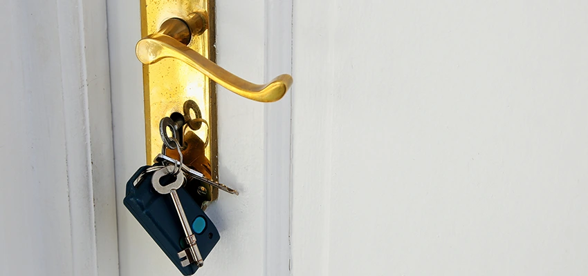 Broken Door Key Extraction in Foster City, CA